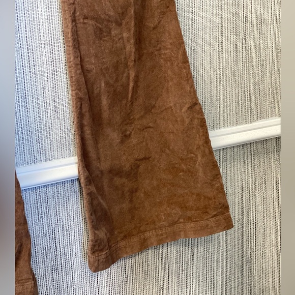 Hollister corduroy flare pants size 5R W27 Ultra High Rise dark brown - Picture 6 of 7